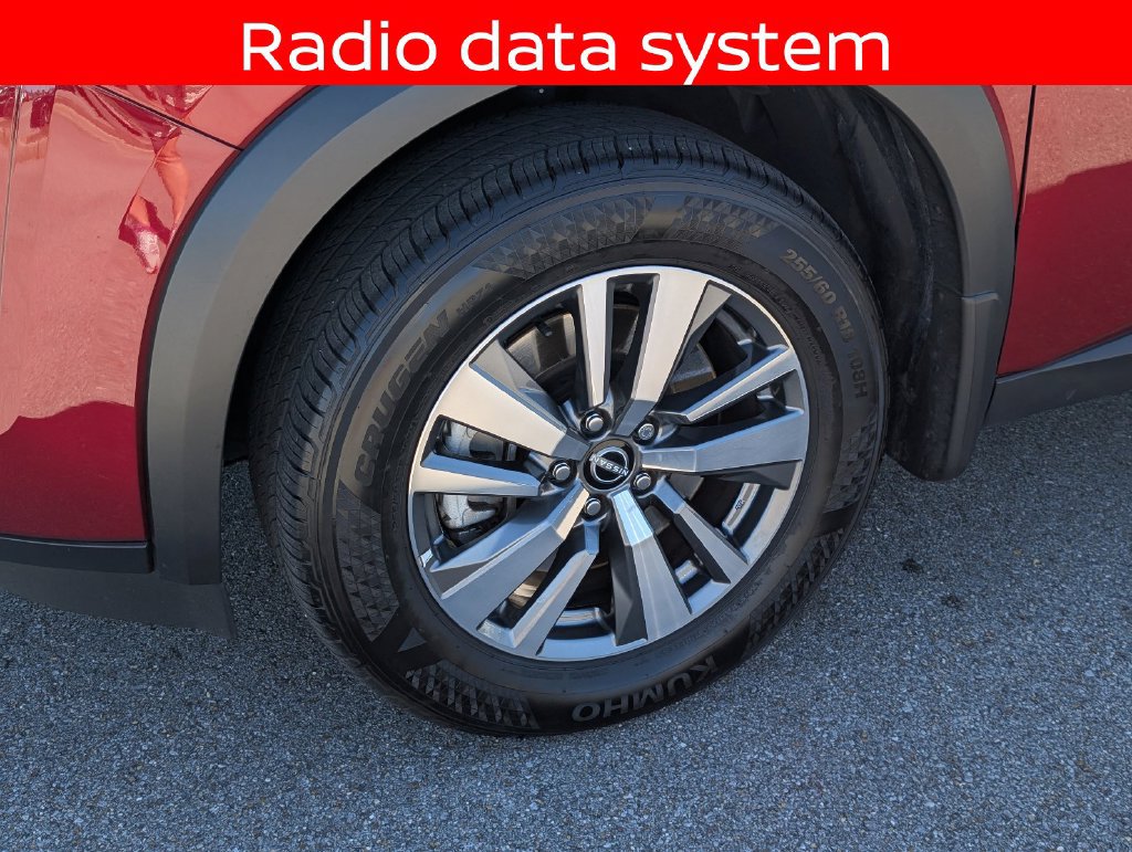 Used 2025 Nissan Pathfinder SL FWD image 11