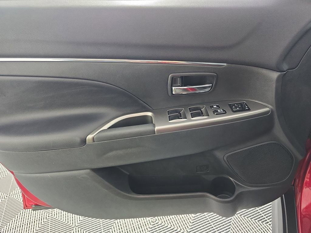 Used 2024 Mitsubishi Outlander Sport SE image 11