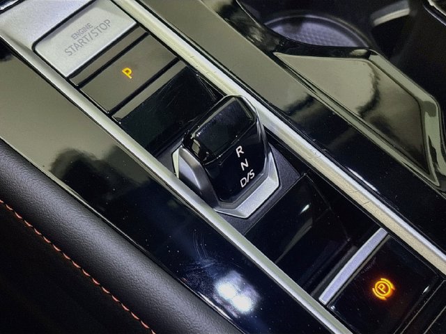 Certified 2024 Volkswagen Atlas Peak Edition SE AWD/4WD image 18