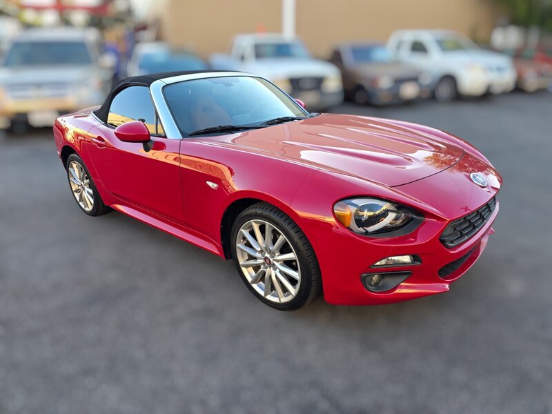 Used 2017 FIAT 124 Spider Lusso RWD image 4