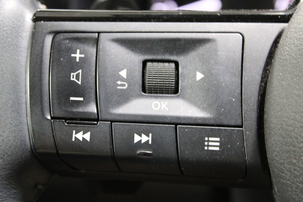 Used 2025 Nissan Pathfinder SL image 26