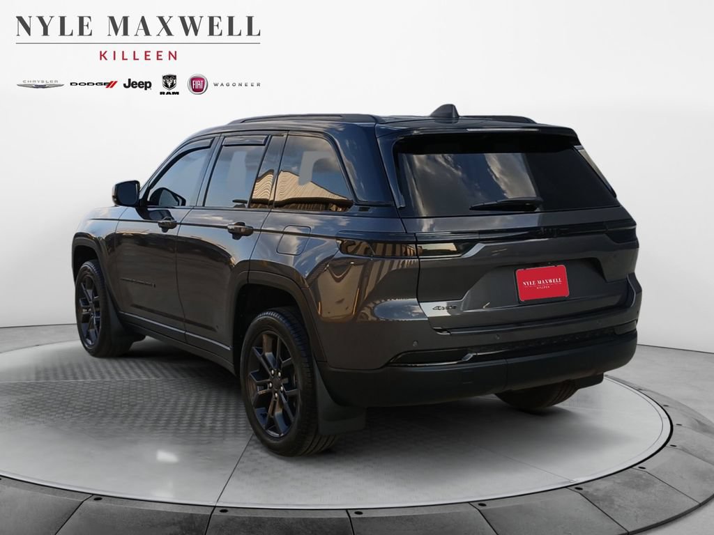 Used 2025 Jeep Grand Cherokee Limited w/ Trailer Tow Package AWD/4WD image 14