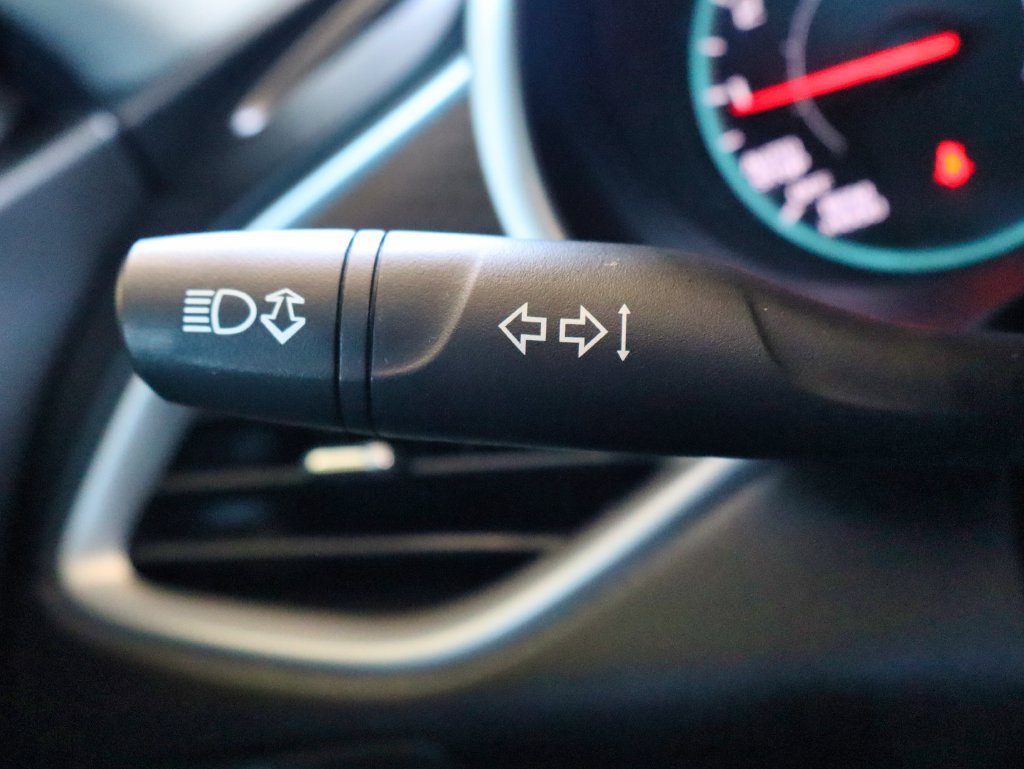 Used 2022 Chevrolet Malibu LS FWD image 23