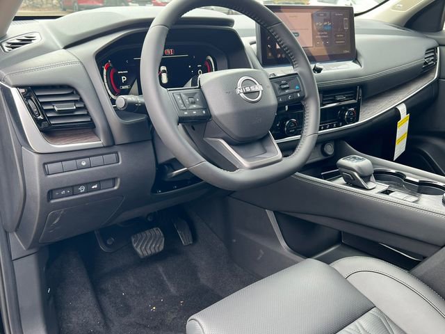 New 2026 Nissan Rogue Platinum image 14