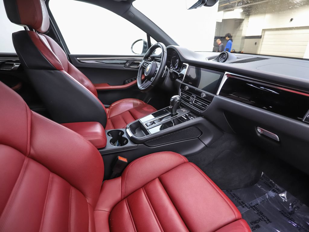 Used 2023 Porsche Macan AWD/4WD image 29