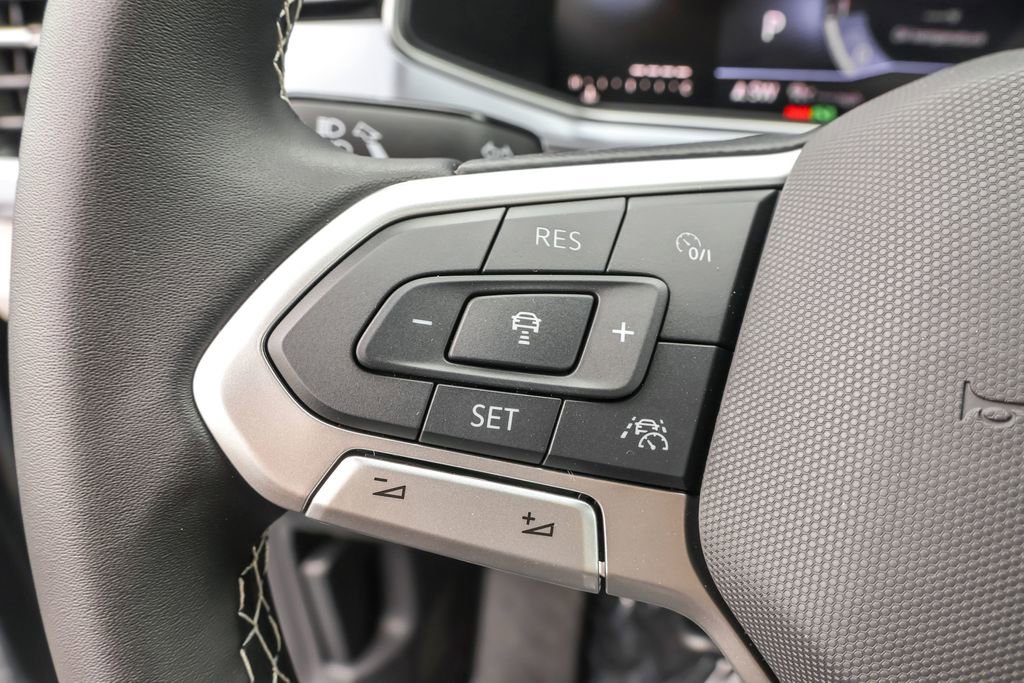New 2025 Volkswagen Taos SE image 25
