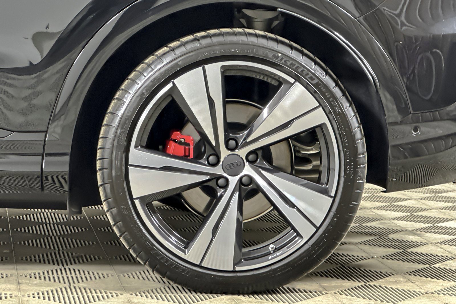 New 2026 Audi SQ5 Premium Plus image 23