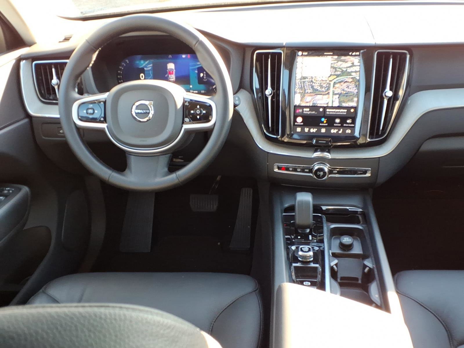 Certified 2025 Volvo XC60 B5 Plus AWD/4WD image 13