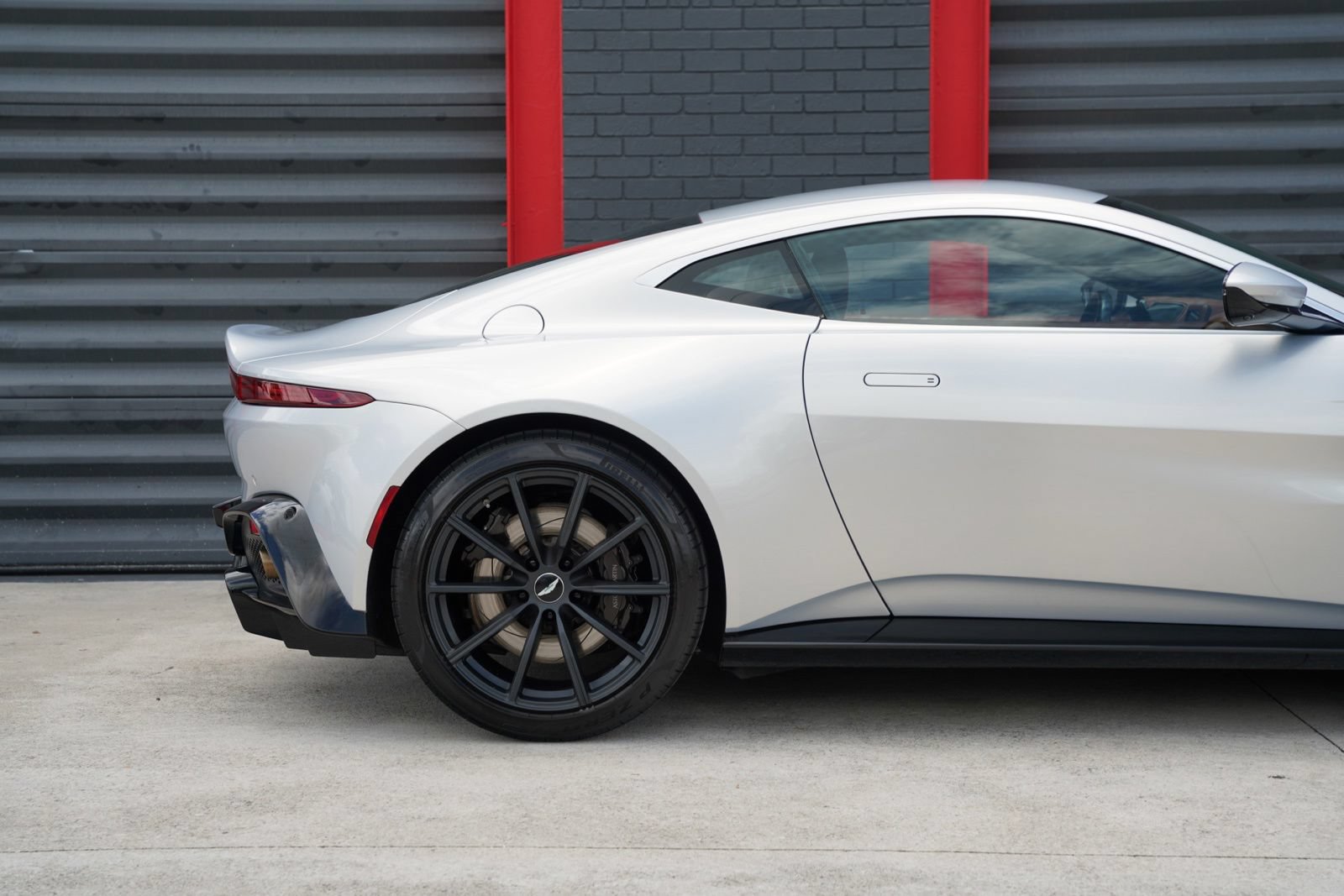 Used 2020 Aston Martin V8 Vantage Coupe RWD image 3