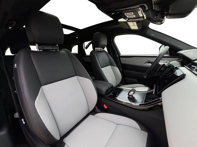 New 2026 Land Rover Range Rover Velar Dynamic SE image 19