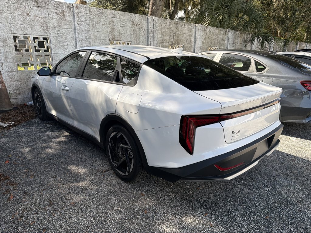 Certified 2025 Kia K4 EX FWD image 6