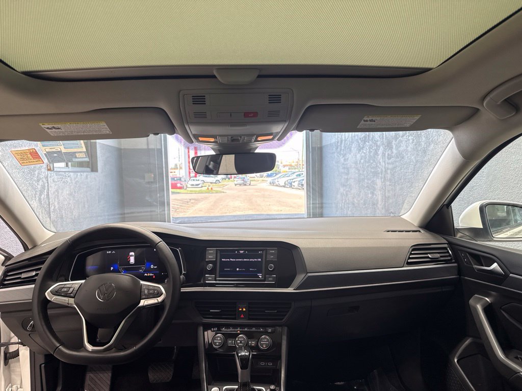 Used 2023 Volkswagen Jetta SE w/ Panoramic Sunroof Package FWD image 23