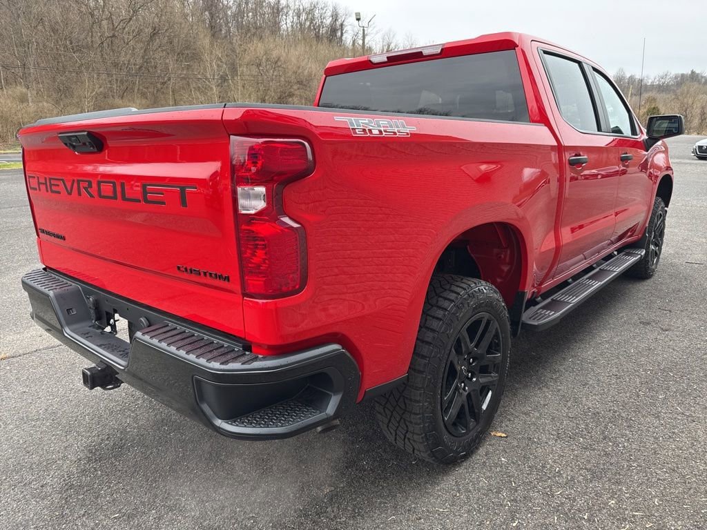 New 2026 Chevrolet Silverado 1500 Custom Trail Boss w/ LPO, Dark Essentials Package AWD/4WD image 12