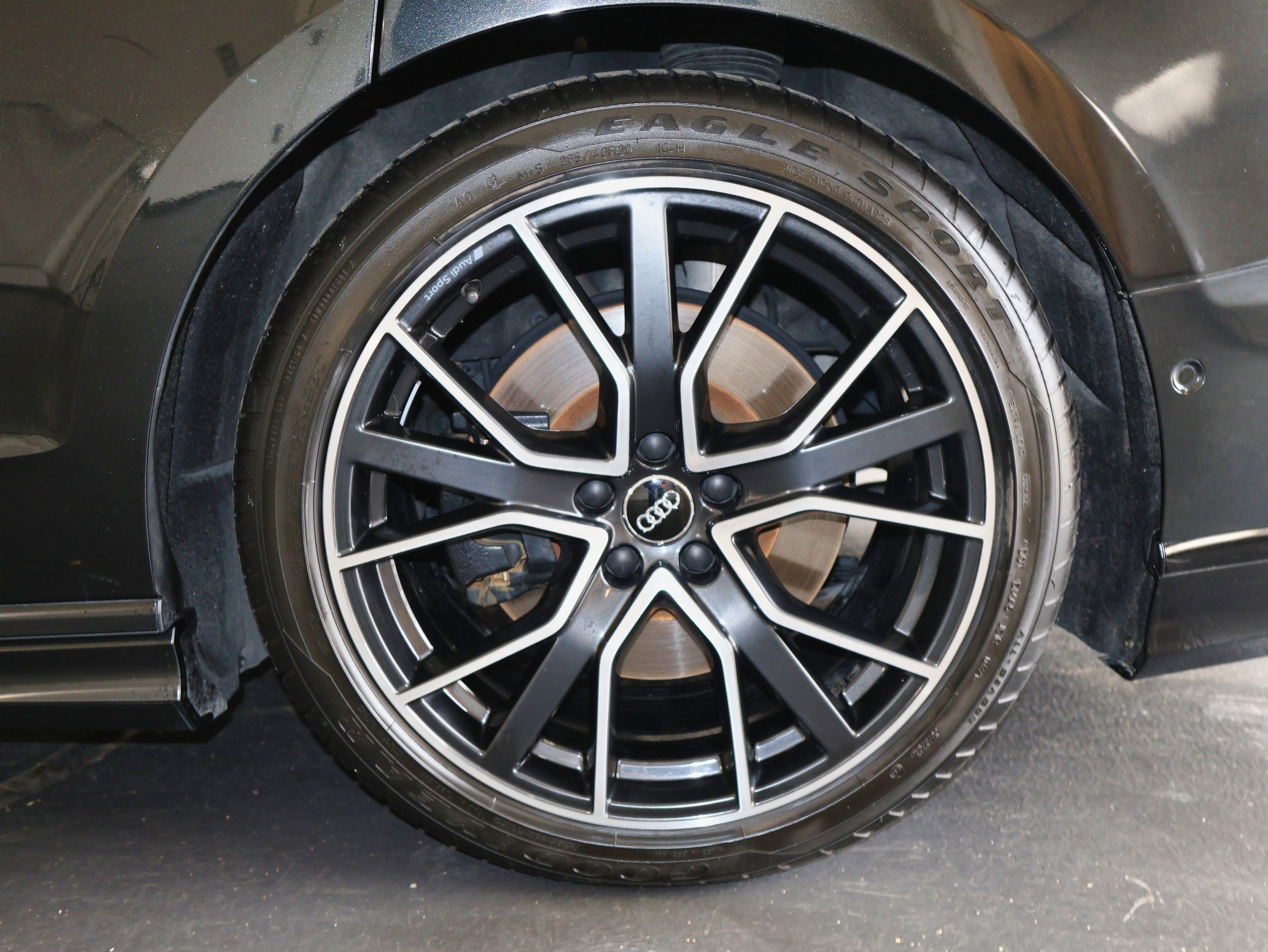 Used 2020 Audi A8 L 4.0T w/ Executive Package image 16