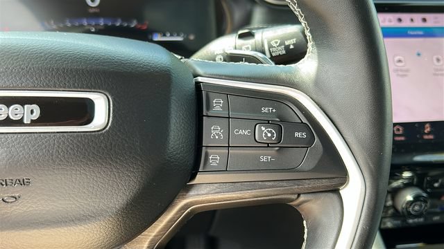 Used 2021 Jeep Grand Cherokee L Limited AWD/4WD image 14