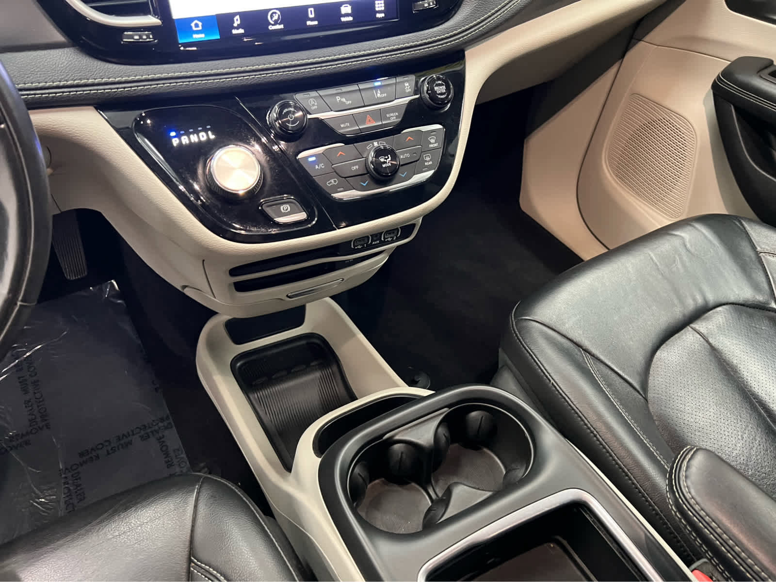 Used 2022 Chrysler Pacifica Touring-L image 37