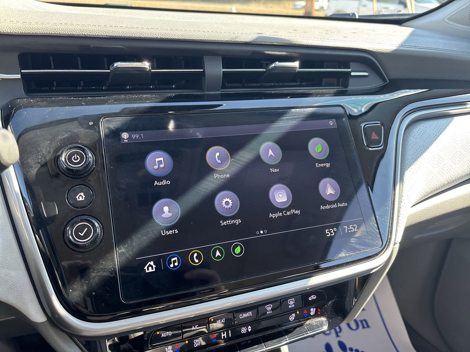 Used 2022 Chevrolet Bolt EUV Premier w/ Sun & Sound Package FWD image 16