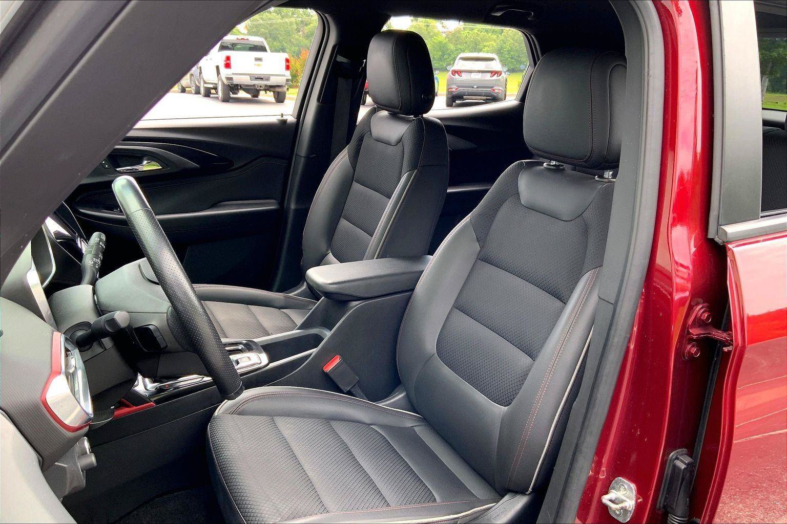 Used 2022 Chevrolet TrailBlazer RS w/ Technology Package FWD image 23
