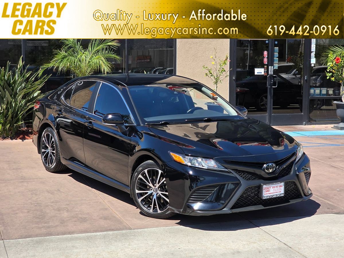 Used 2020 Toyota Camry SE w/ Convenience Package
