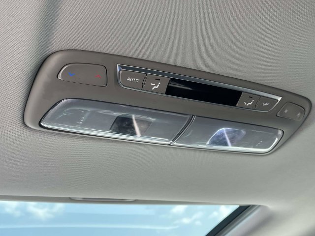Used 2025 Kia Telluride S AWD/4WD image 21