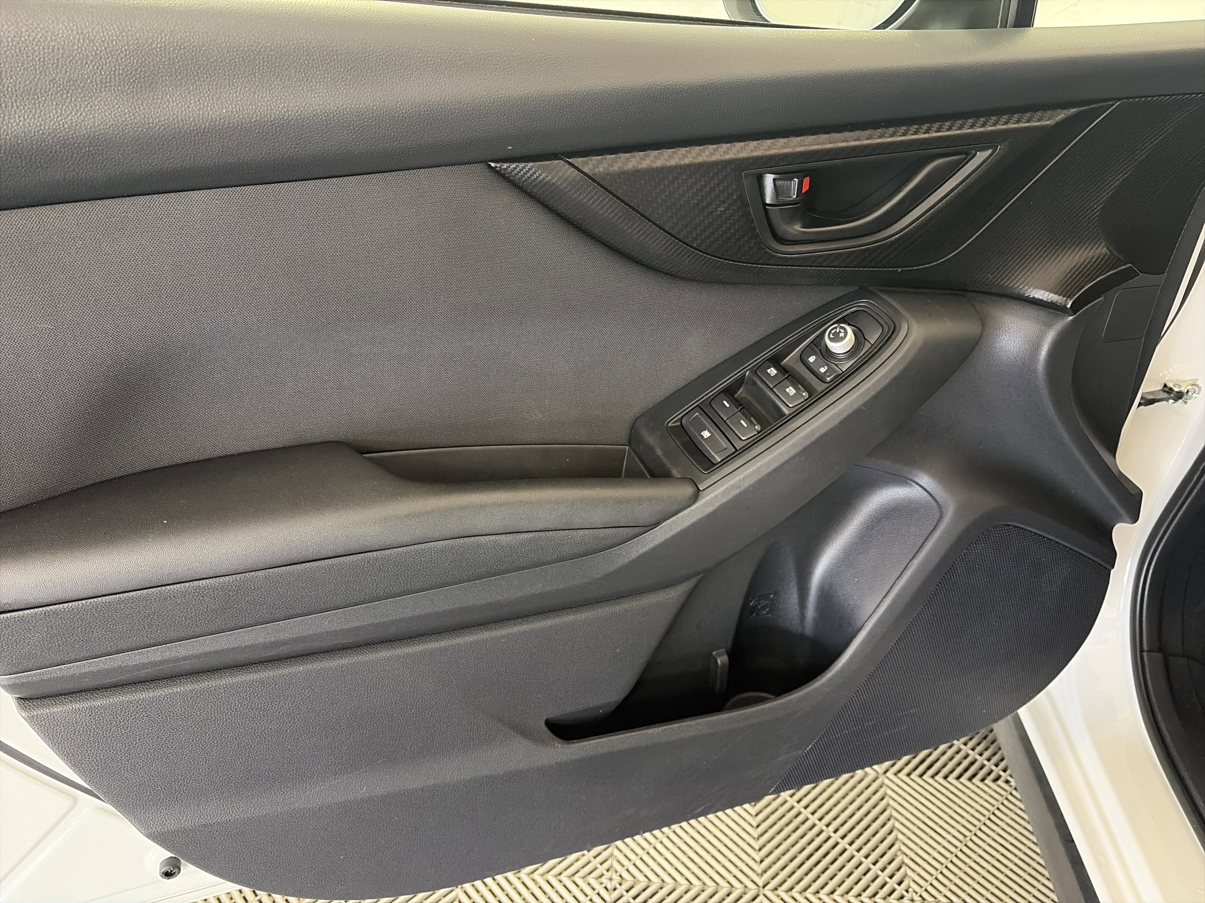 Used 2021 Subaru Crosstrek 2.0i Premium w/ Moonroof Package image 12