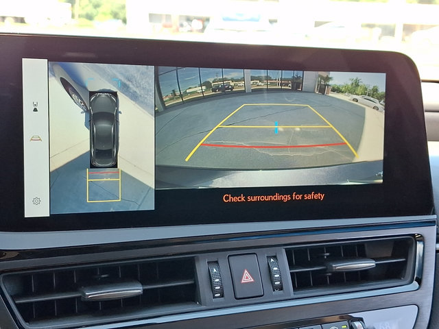 Used 2025 Lexus ES 300h w/ Luxury Package FWD image 17