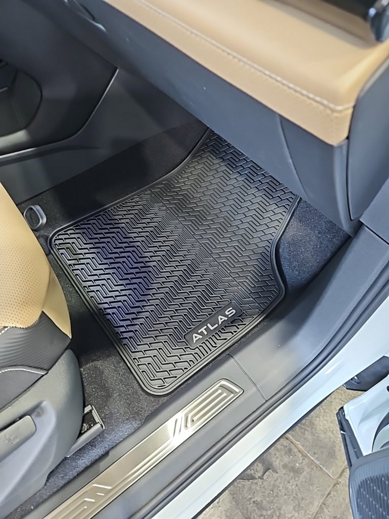 New 2026 Volkswagen Atlas Cross Sport SE image 14