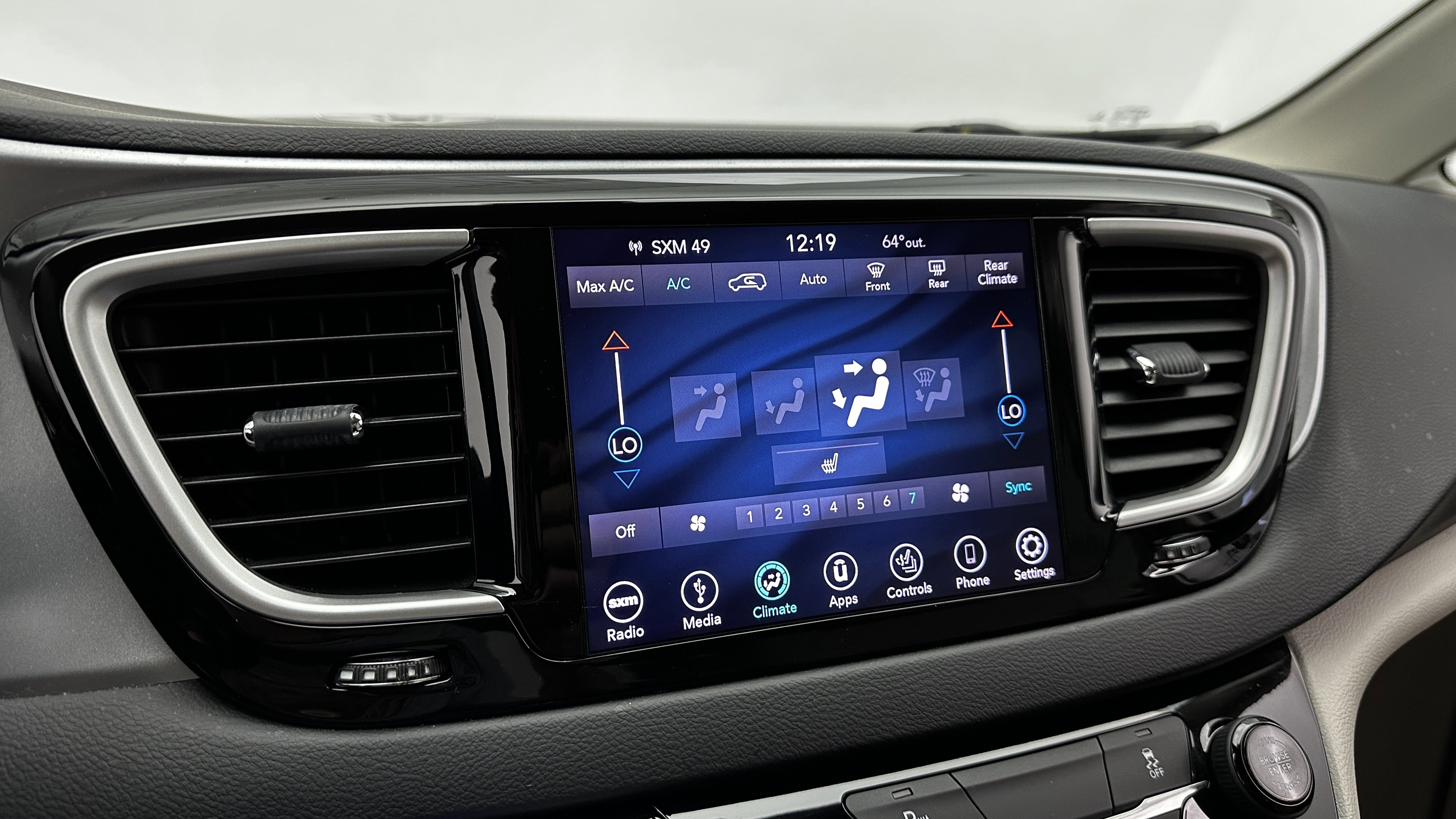 Used 2018 Chrysler Pacifica Touring-L image 15