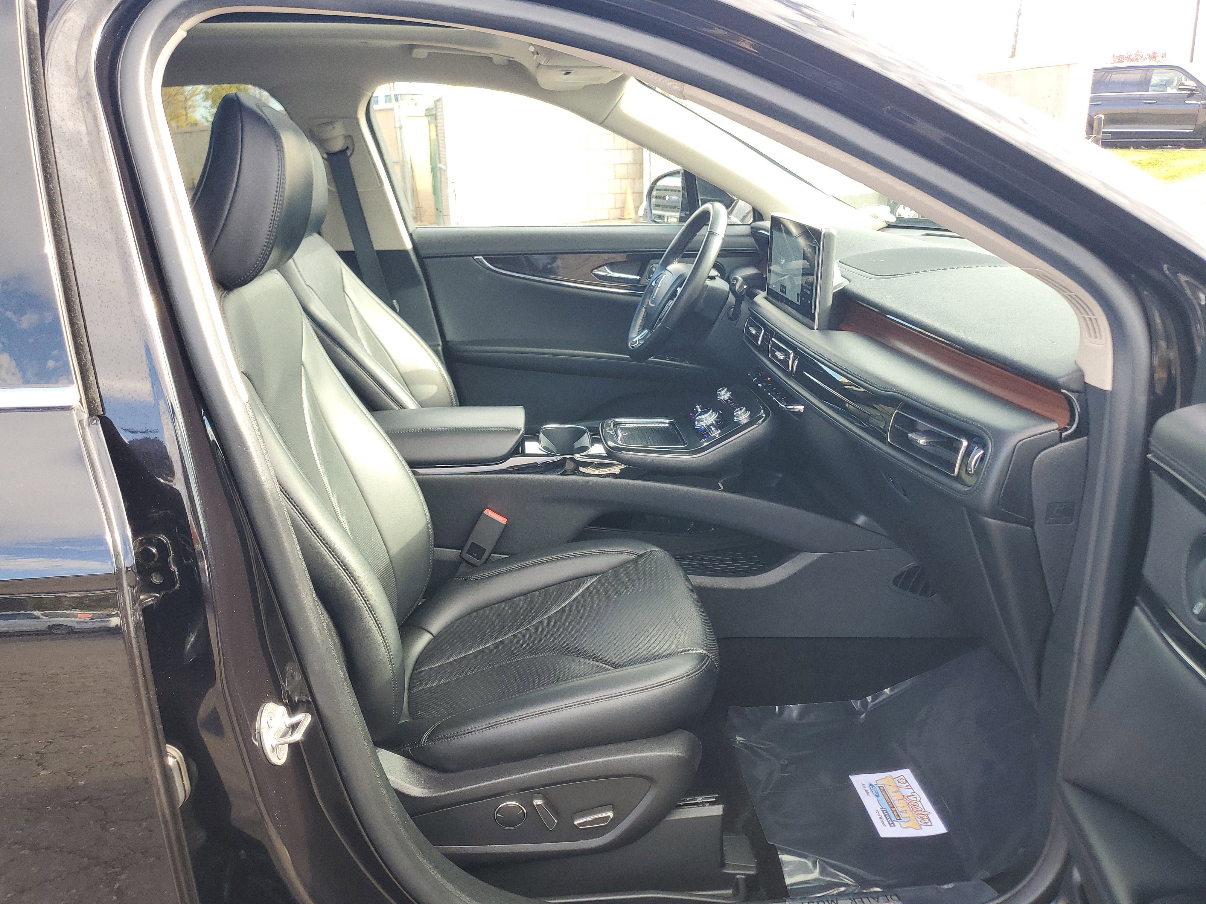 Certified 2022 Lincoln Nautilus Reserve w/ Luxury Package image 9