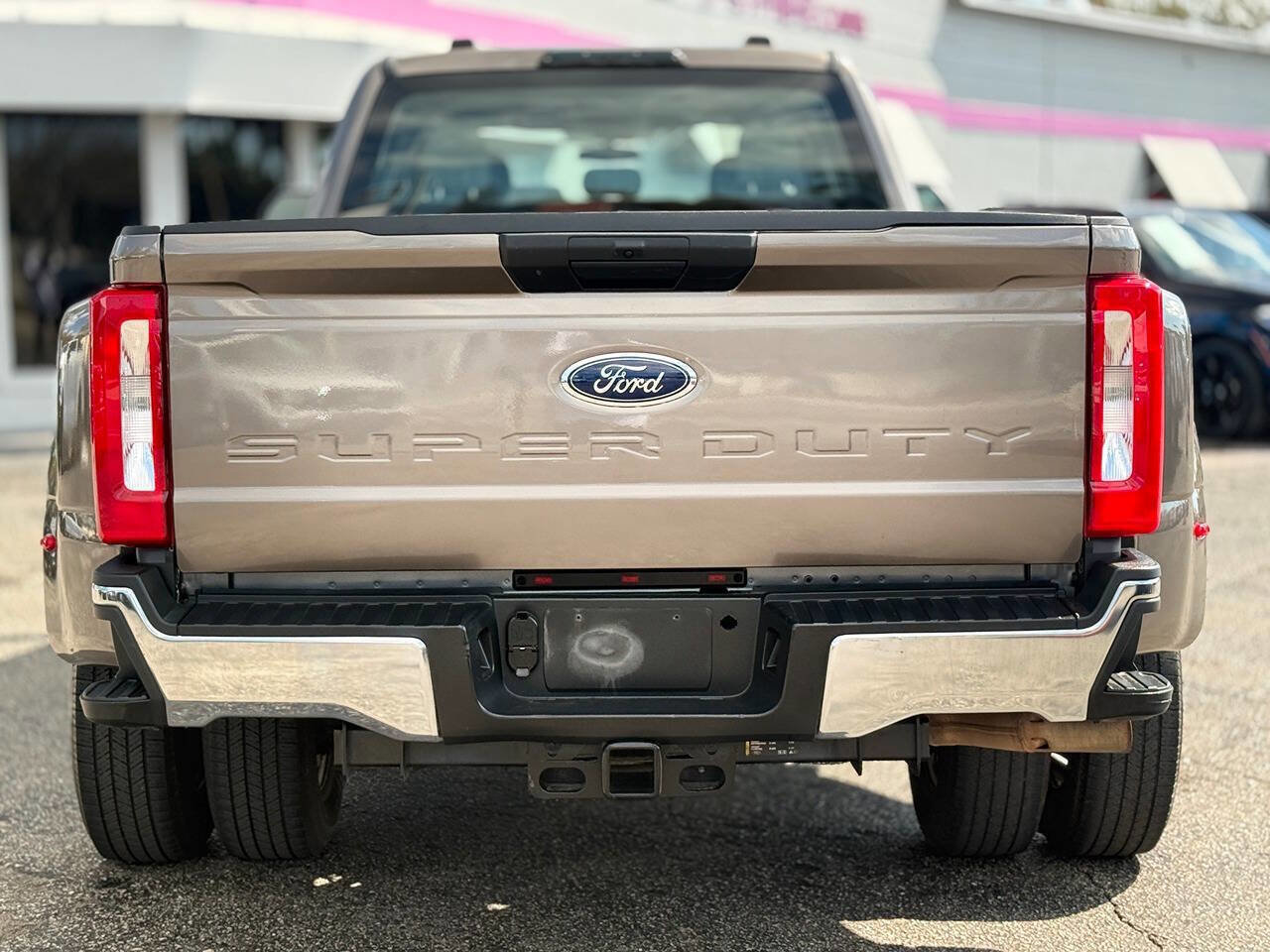 Used 2022 Ford F350 XL w/ Power Equipment Group image 8