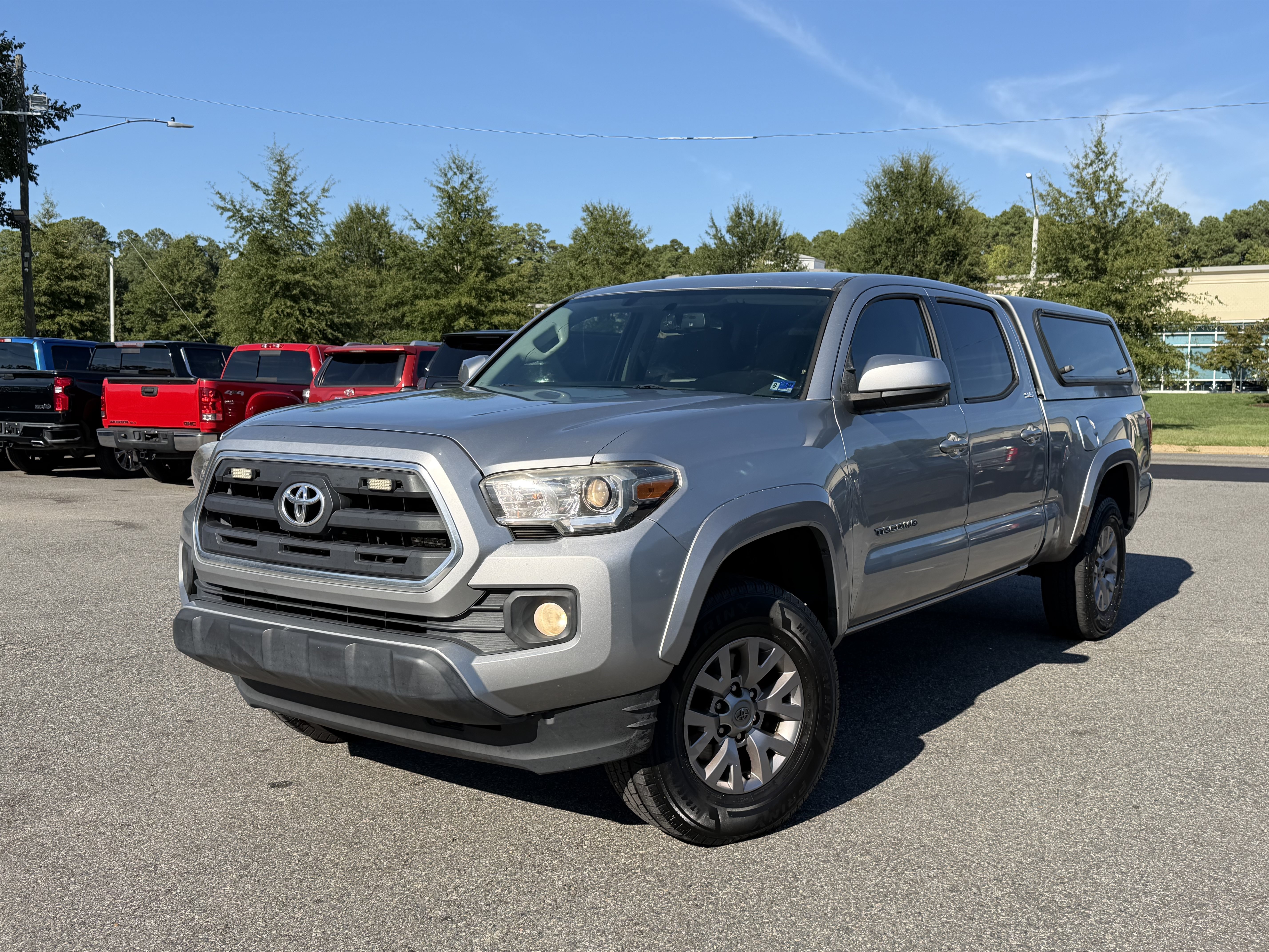 Used 2017 Toyota Tacoma SR5 w/ Tow Package AWD/4WD image 10