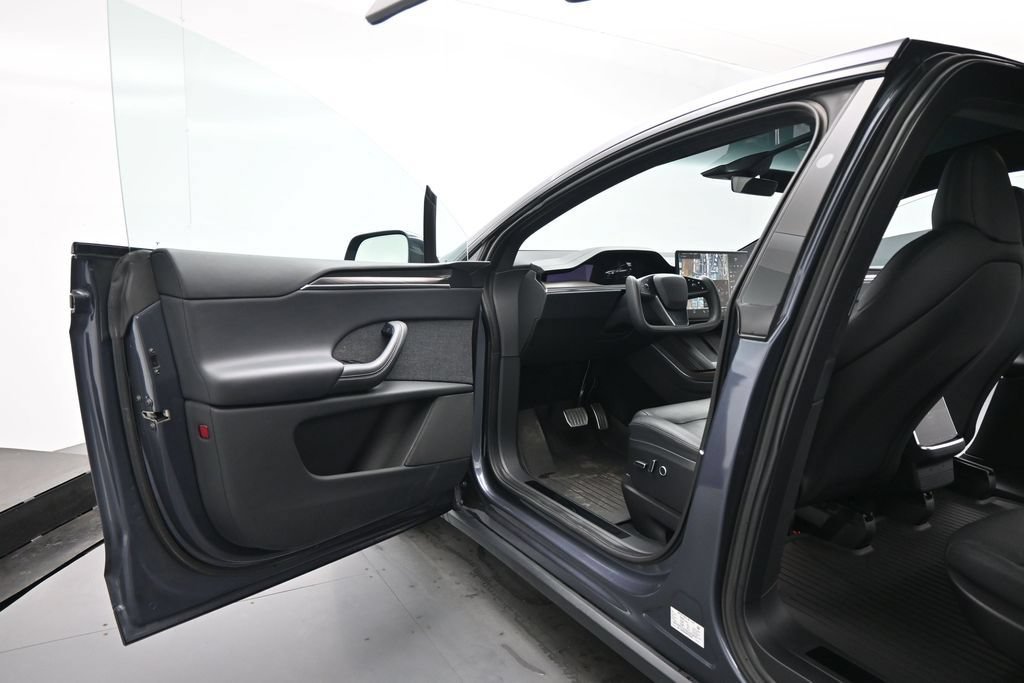 Used 2023 Tesla Model X AWD/4WD image 7