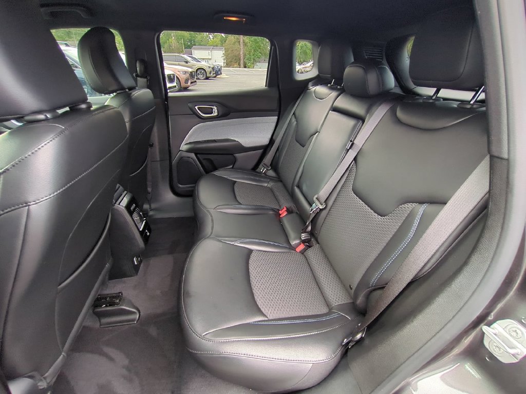 Used 2023 Jeep Compass Latitude w/ Convenience Group AWD/4WD image 12