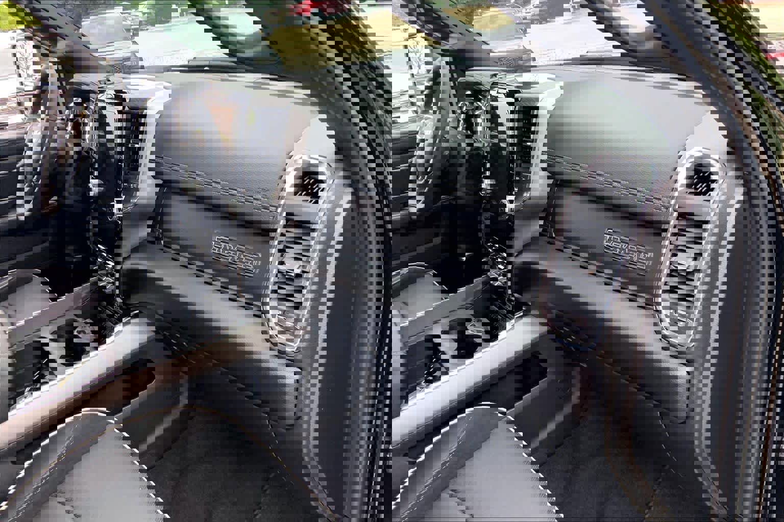 Used 2025 RAM 2500 Laramie w/ Night Edition image 19