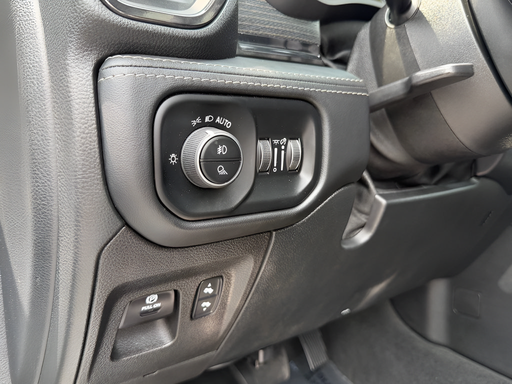 Used 2022 RAM 1500 Limited AWD/4WD image 41