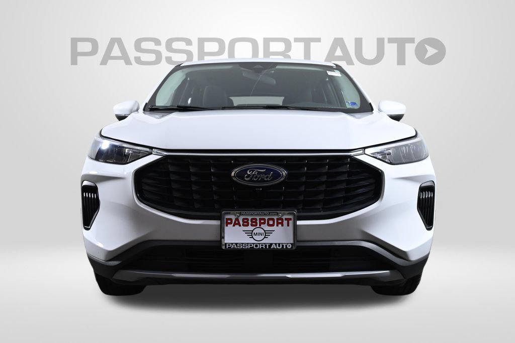 Used 2023 Ford Escape Active w/ Tech Pack #2 AWD/4WD image 2