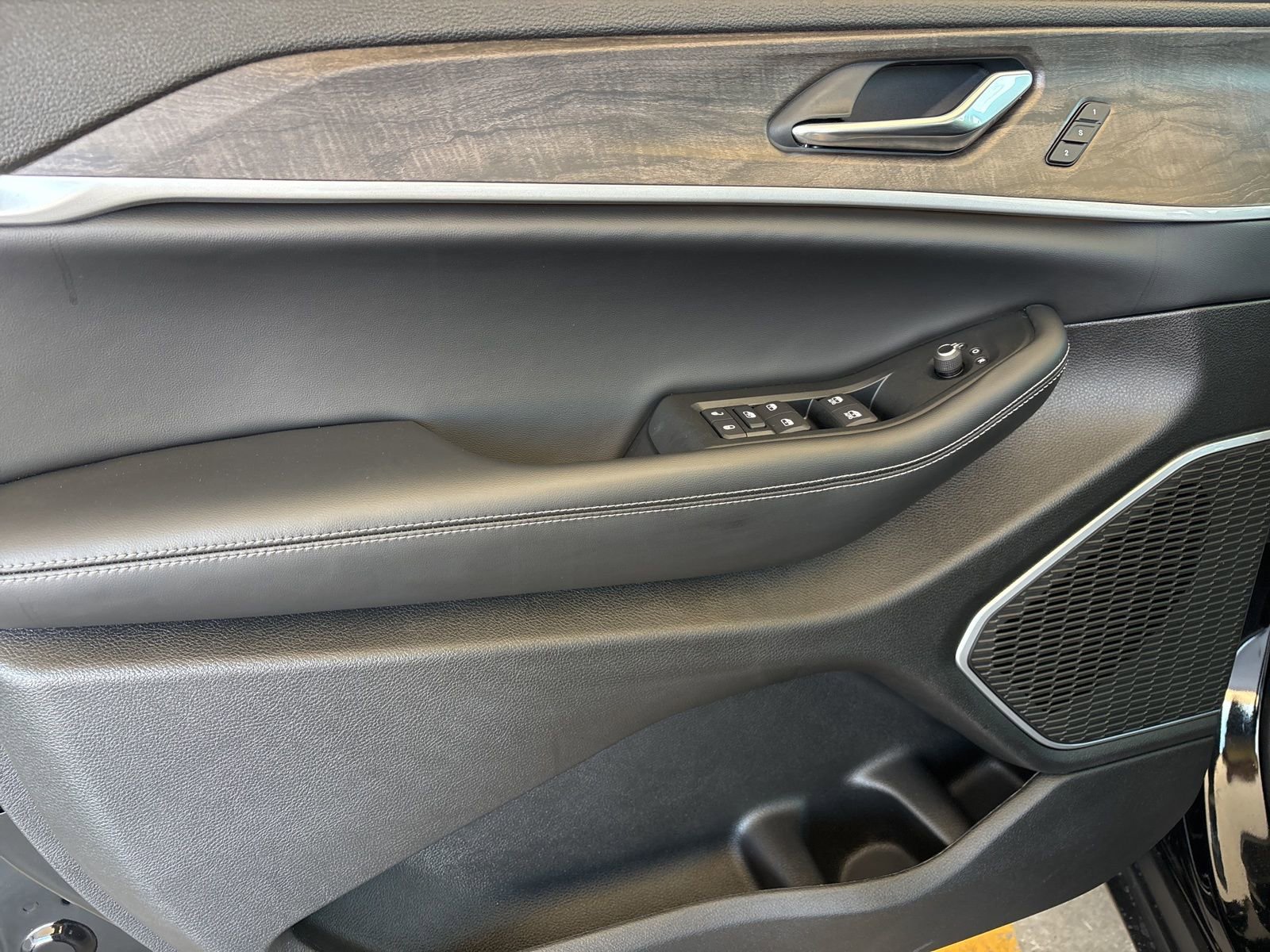 New 2026 Jeep Grand Cherokee L Limited w/ Limited Altitude Package image 11