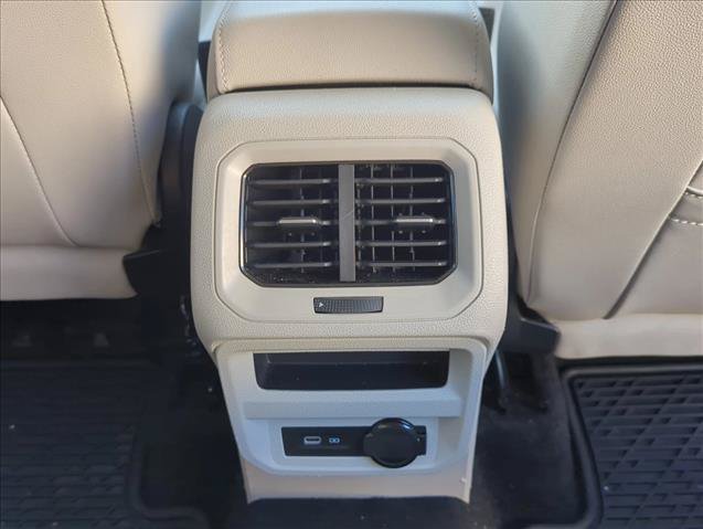 Used 2022 Volkswagen Tiguan SE FWD image 23
