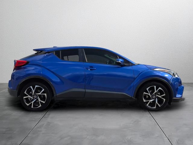 Used 2019 Toyota C-HR XLE FWD image 5