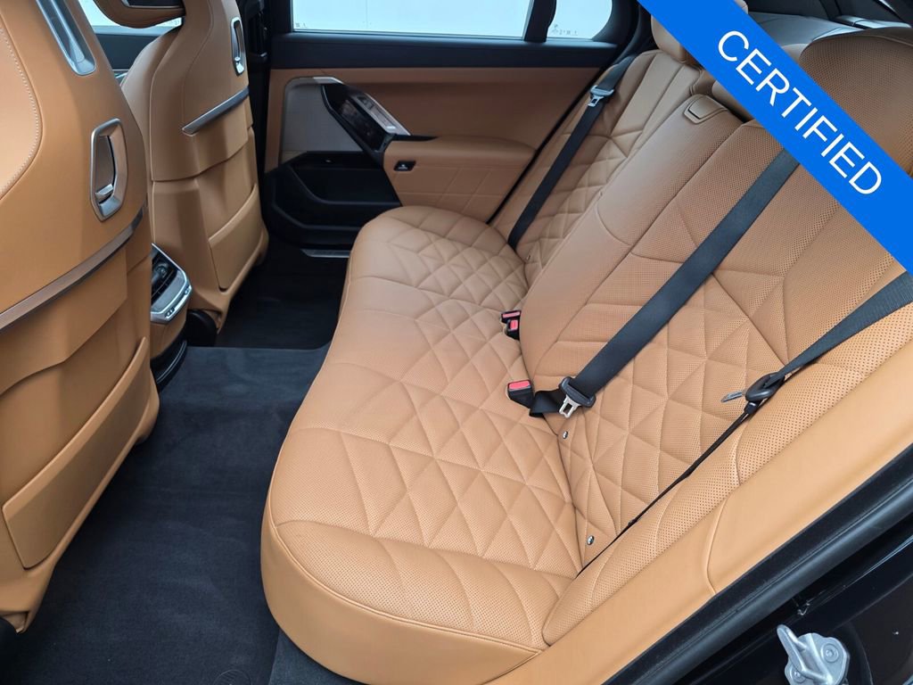 Used 2024 BMW 740i image 14