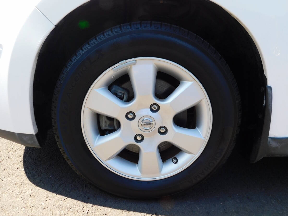 Used 2008 Nissan Versa Hatchback w/ Convenience Pkg FWD image 19