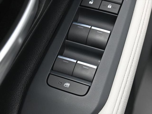 Certified 2024 Toyota Grand Highlander Platinum AWD/4WD image 15