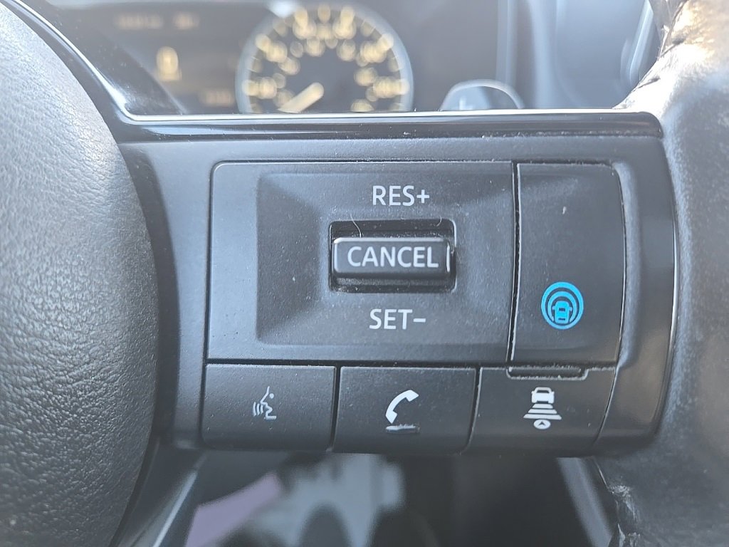 Used 2023 Nissan Rogue SV w/ SV Premium Package image 17