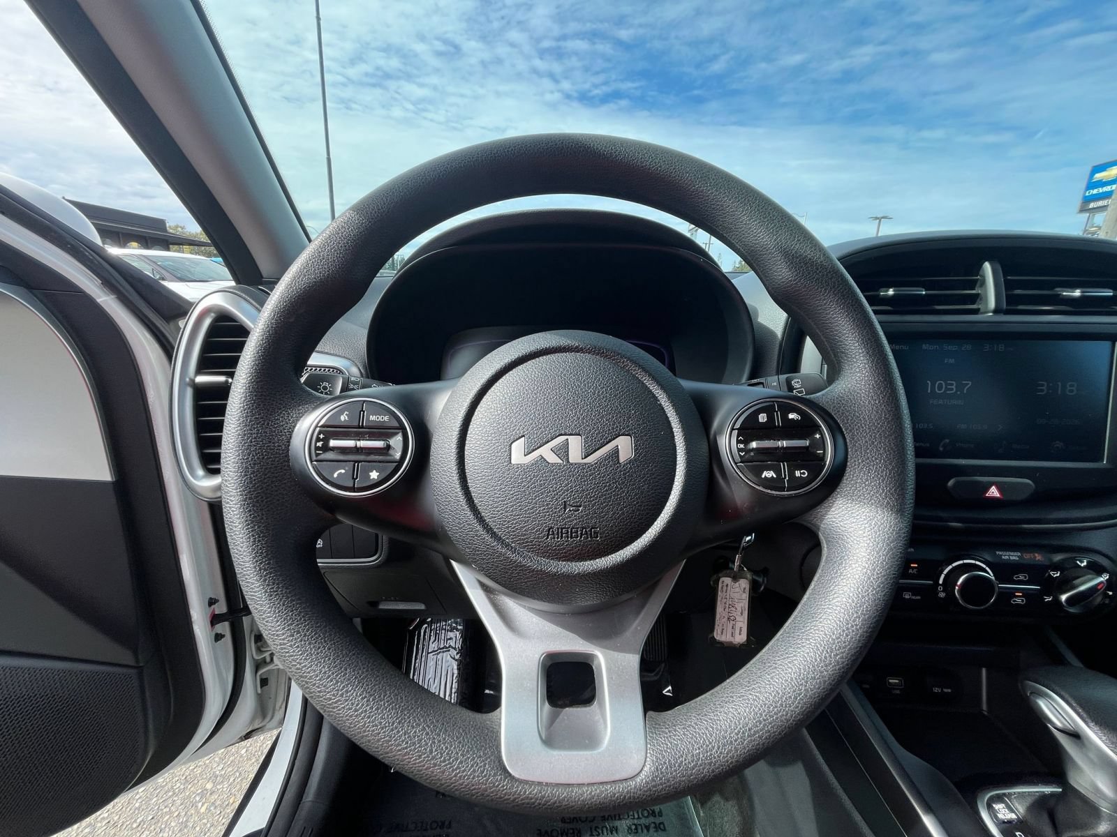 Used 2025 Kia Soul LX w/ LX Technology Package FWD image 27