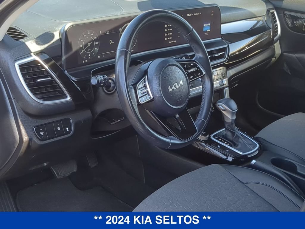 Used 2024 Kia Seltos S AWD/4WD image 11