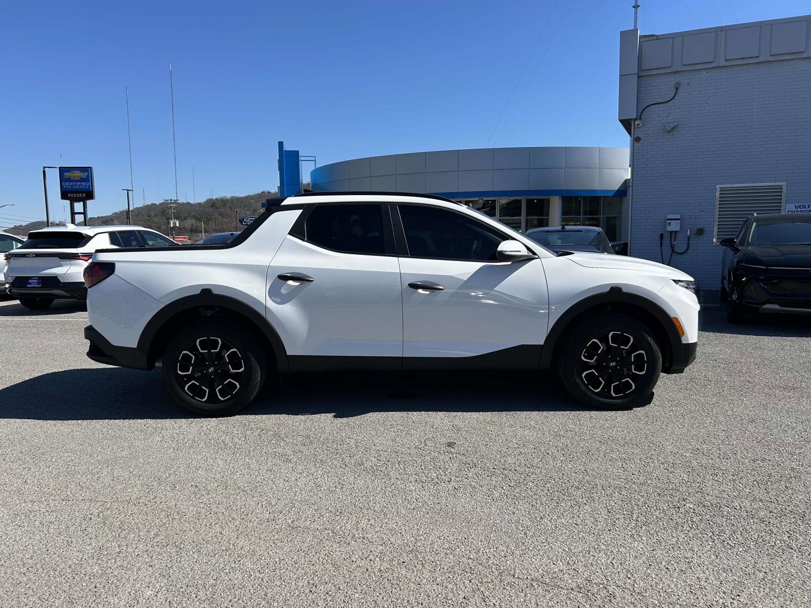 Used 2024 Hyundai Santa Cruz SEL w/ Activity Package image 2