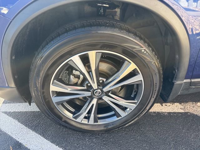 Used 2019 Nissan Rogue SV w/ Premium Package image 9
