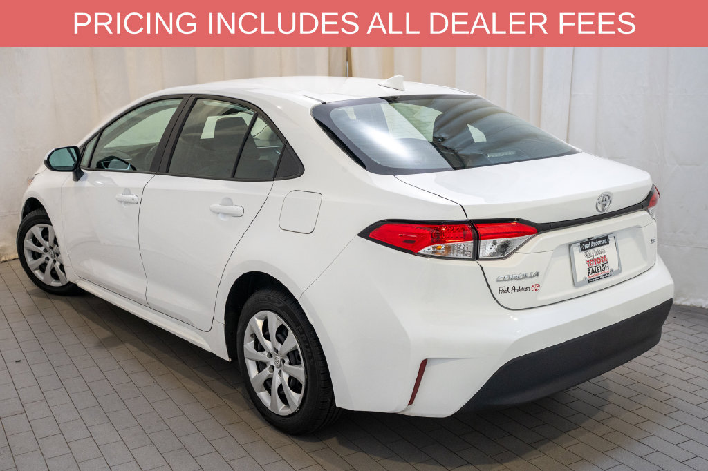 Used 2025 Toyota Corolla LE FWD image 3