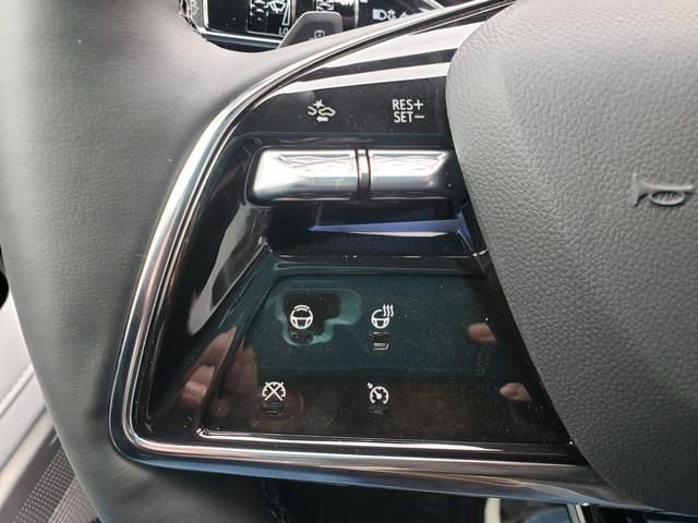 New 2026 Cadillac Optiq Luxury 1 image 23