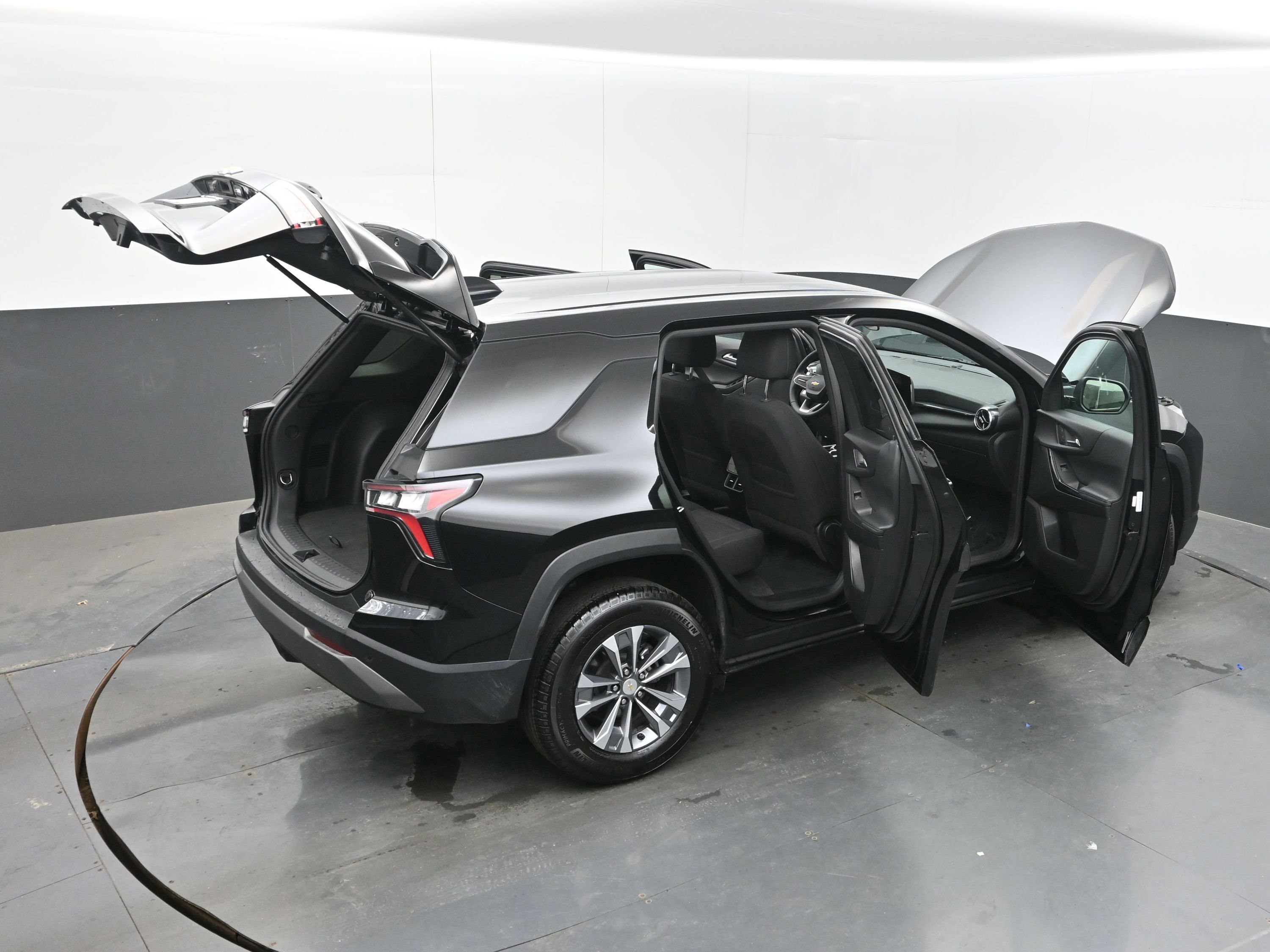 Used 2025 Chevrolet Equinox LT image 46